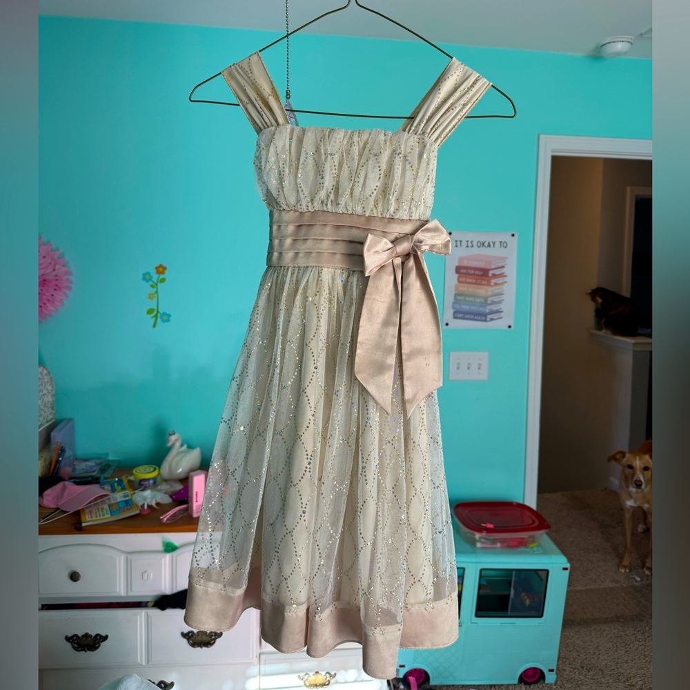 Sleeveless Gold Dress - Girls 7